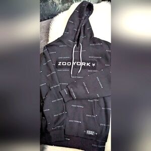 NWOT Zoo York Boy's black printed hoodie.